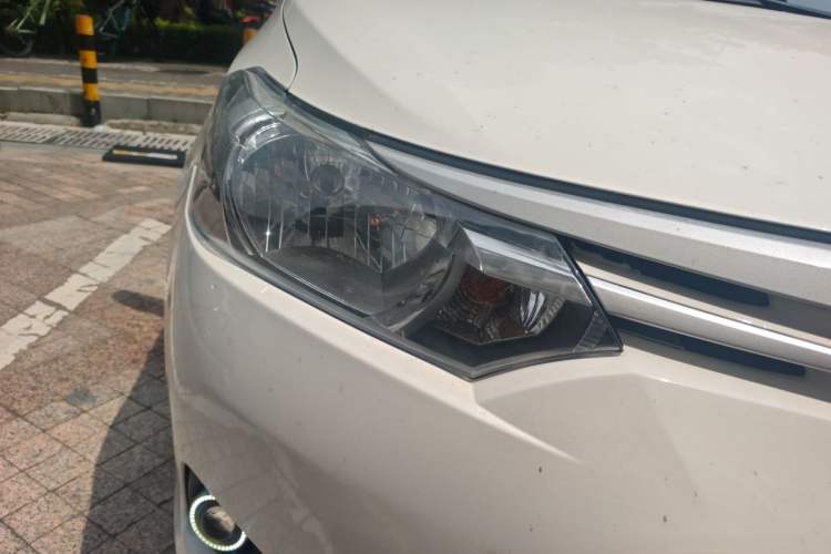 Used Toyota Vios 2014 1.3L Automatic Standard Edition Right Front Headlight