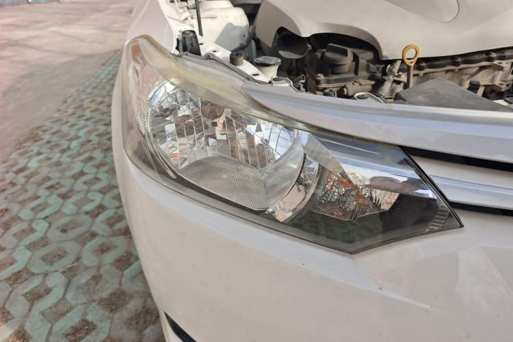 Used Toyota Vios 2014 1.3L Automatic Standard Edition Right Front Headlight