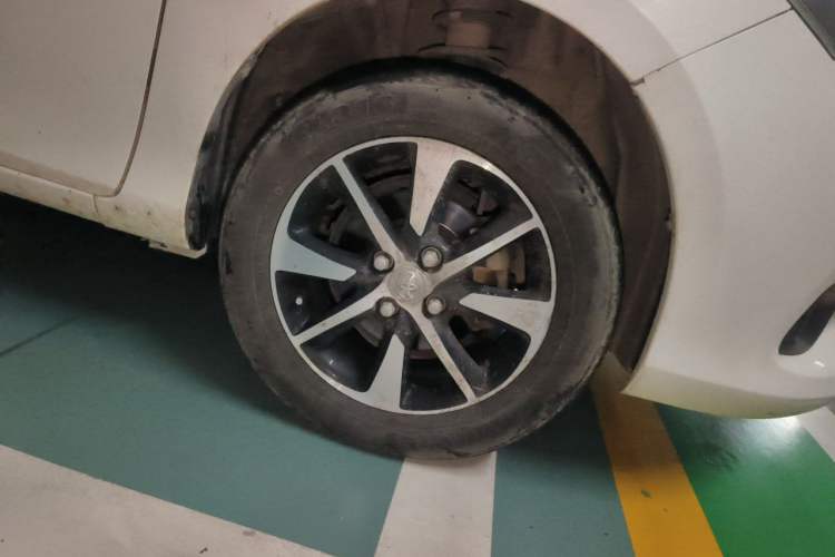 Used Toyota Vios 2014 1.5L Automatic ZhiZhen Edition Right Front Wheel Hub