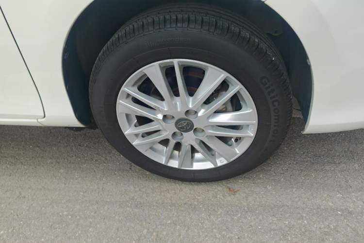 Used Toyota Vios 2014 1.3L Automatic Standard Edition Right Front Wheel Hub
