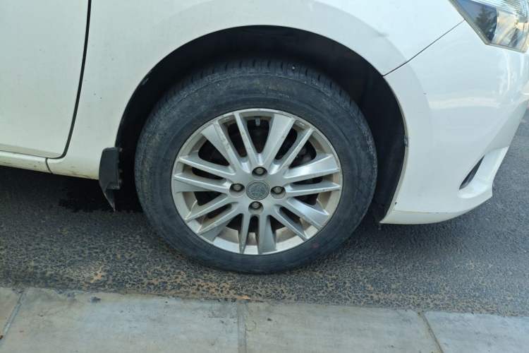 Used Toyota Vios 2014 1.5L Manual ZhiZhen Edition Right Front Wheel Hub