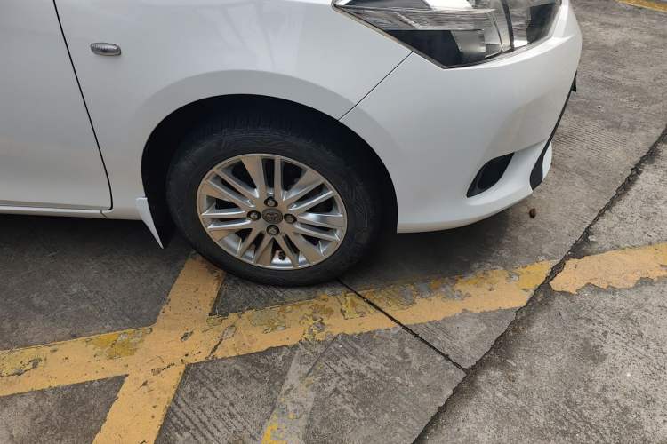 Used Toyota Vios 2014 1.3L Automatic Standard Edition Right Front Wheel Hub