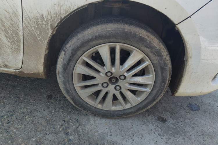 Used Toyota Vios 2014 1.5L Manual Smart Edition Right Front Wheel Hub