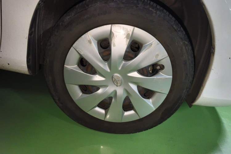 Used Toyota Vios 2014 1.3L Automatic Standard Edition Right Front Wheel Hub