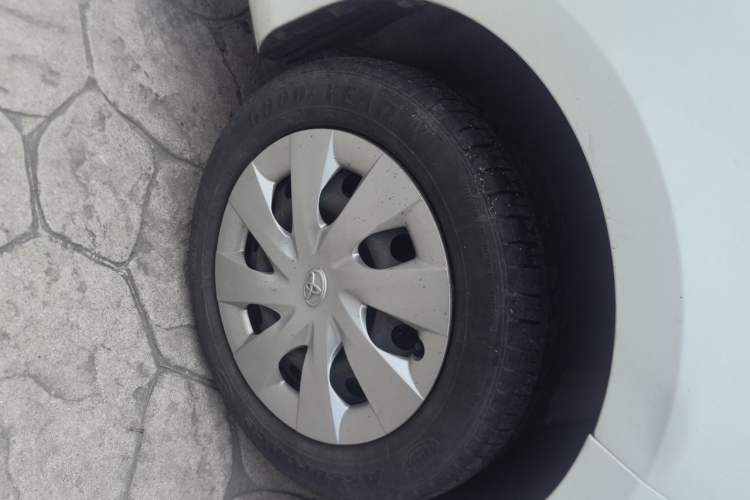 Used Toyota Vios 2014 1.5L Manual ZhiZhen Edition Right Front Wheel Hub