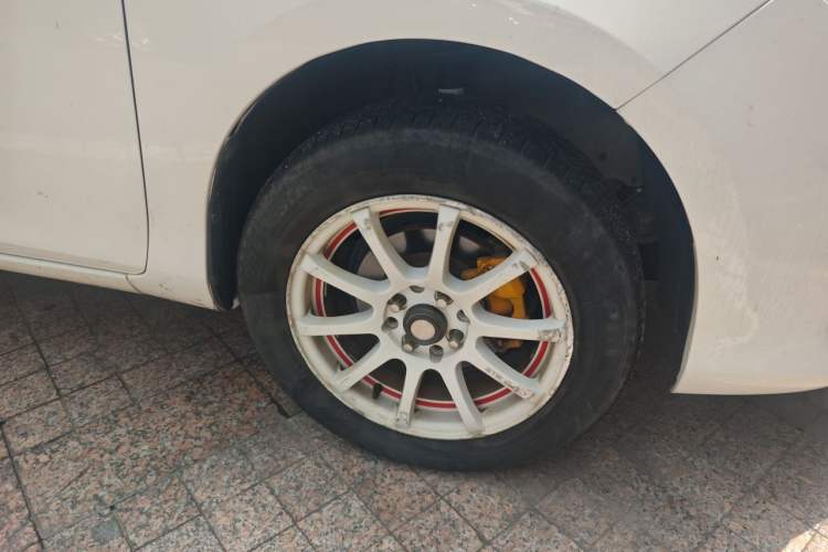 Used Toyota Vios 2014 1.3L Automatic Standard Edition Right Front Wheel Hub
