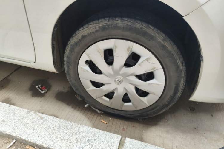 Used Toyota Vios 2014 1.5L Automatic ZhiZhen Edition Right Front Wheel Hub