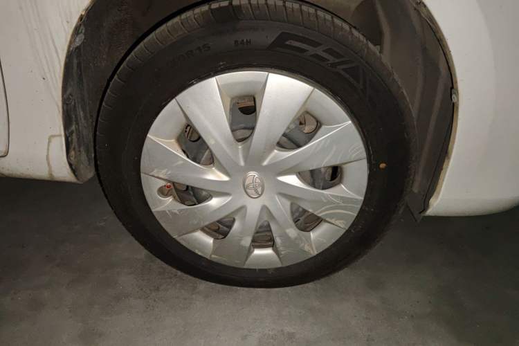 Used Toyota Vios 2014 1.3L Automatic Standard Edition Right Front Wheel Hub