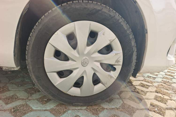 Used Toyota Vios 2014 1.3L Automatic Standard Edition Right Front Wheel Hub