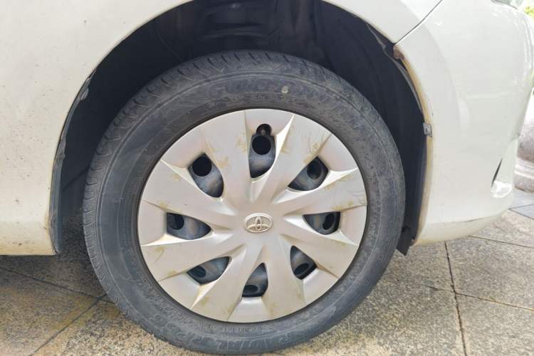 Used Toyota Vios 2014 1.3L Automatic Standard Edition Right Front Wheel Hub