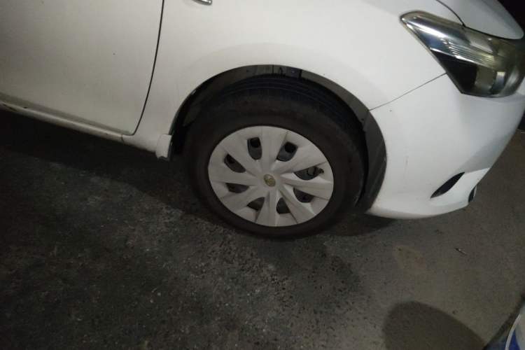 Used Toyota Vios 2014 1.3L Automatic Standard Edition Right Front Wheel Hub