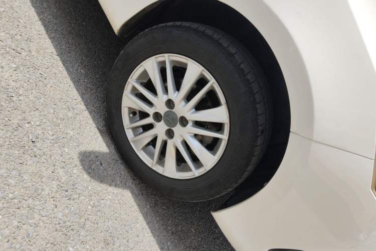 Used Toyota Vios 2014 1.5L Automatic ZhiZhen Edition Right Front Wheel Hub
