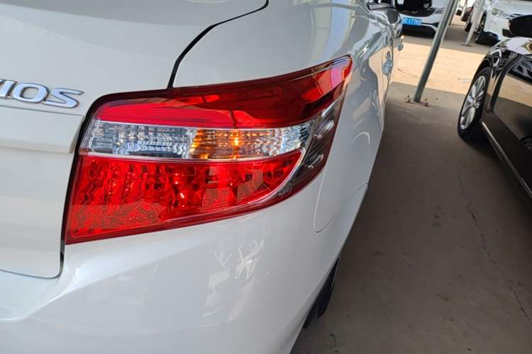 Used Toyota Vios 2014 1.3L Automatic Standard Edition Right Rear Taillight