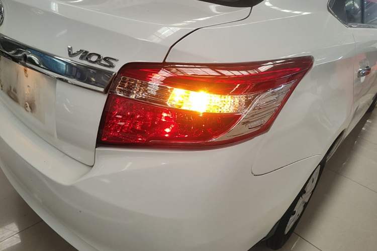 Used Toyota Vios 2014 1.3L Manual Value Edition Right Rear Taillight