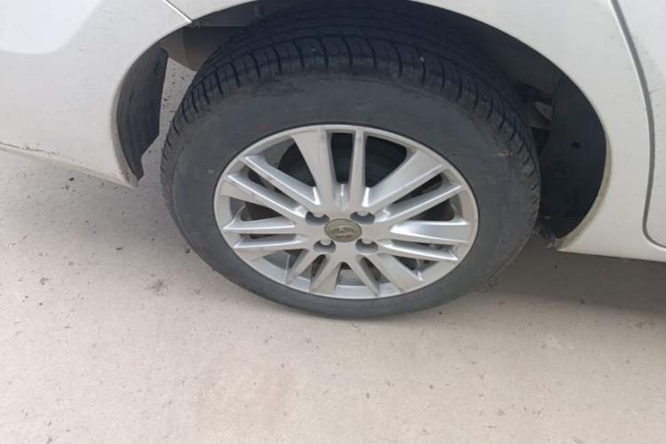 Used Toyota Vios 2014 1.3L Automatic Standard Edition Right Rear Wheel Hub