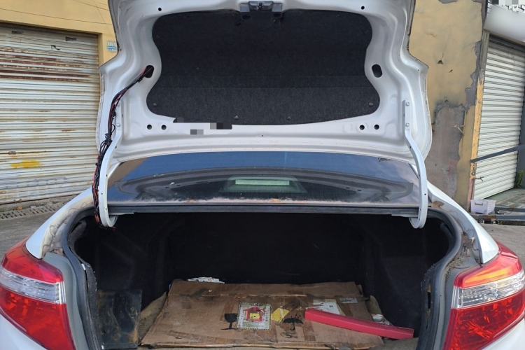 Used Toyota Vios 2014 1.5L Automatic ZhiShang Edition Trunk