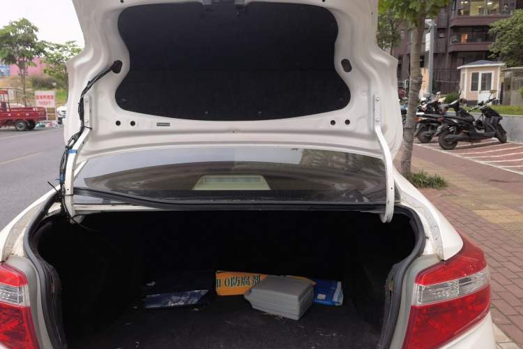Used Toyota Vios 2014 1.5L Automatic ZhiShang Edition Trunk