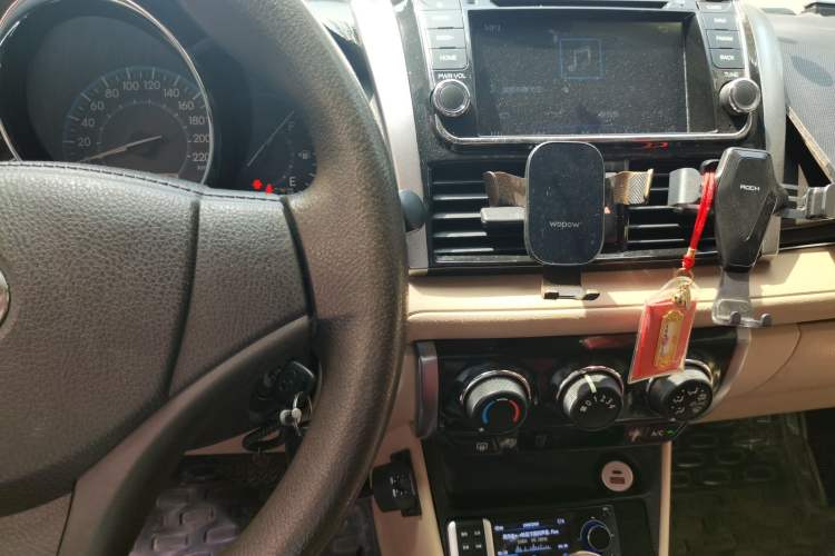 Used Toyota Vios 2015 1.5L Automatic ZhiZun Starlight Edition Audio And AC Panel
