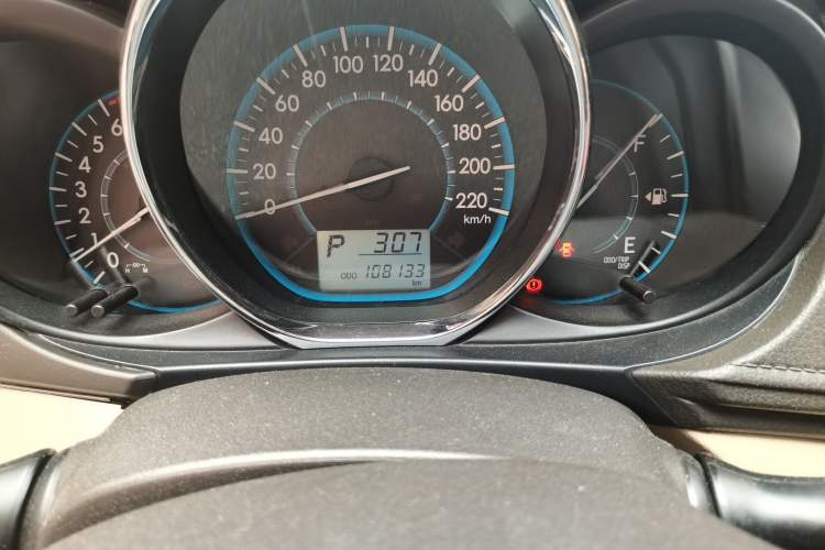 Used Toyota Vios 2015 1.5L Automatic ZhiZun Starlight Edition Odometer Close Up