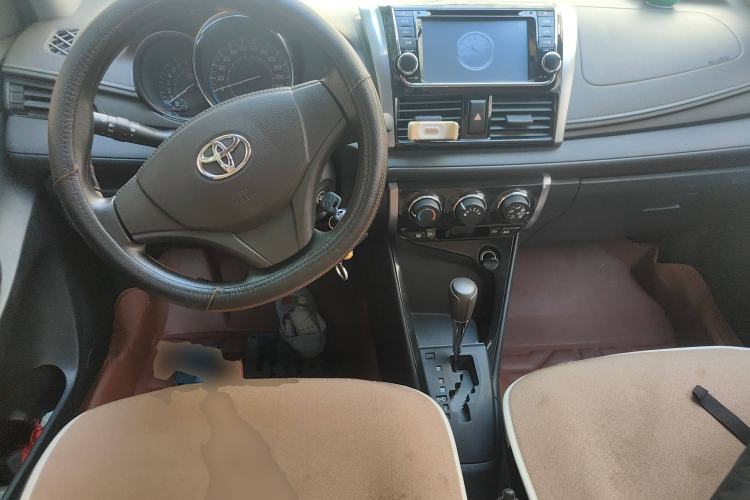 Used Toyota Vios 2015 1.5L Automatic Smart Star Edition Center Console