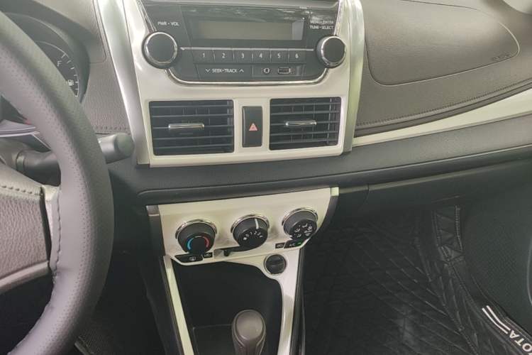 Used Toyota Vios 2016 1.5L Automatic ZhiZhen Xingyao Edition Audio And AC Panel