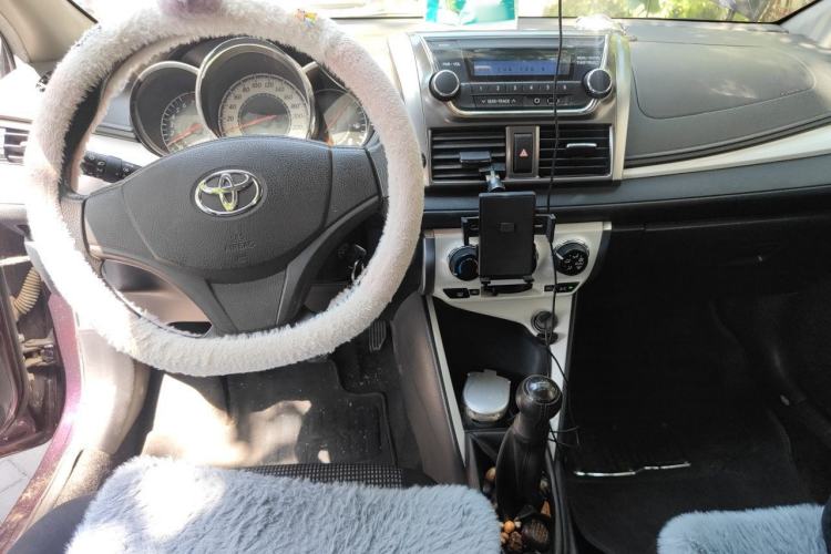 Used Toyota Vios 2016 1.5L Manual ZhiZhen Xingyao Edition Center Console