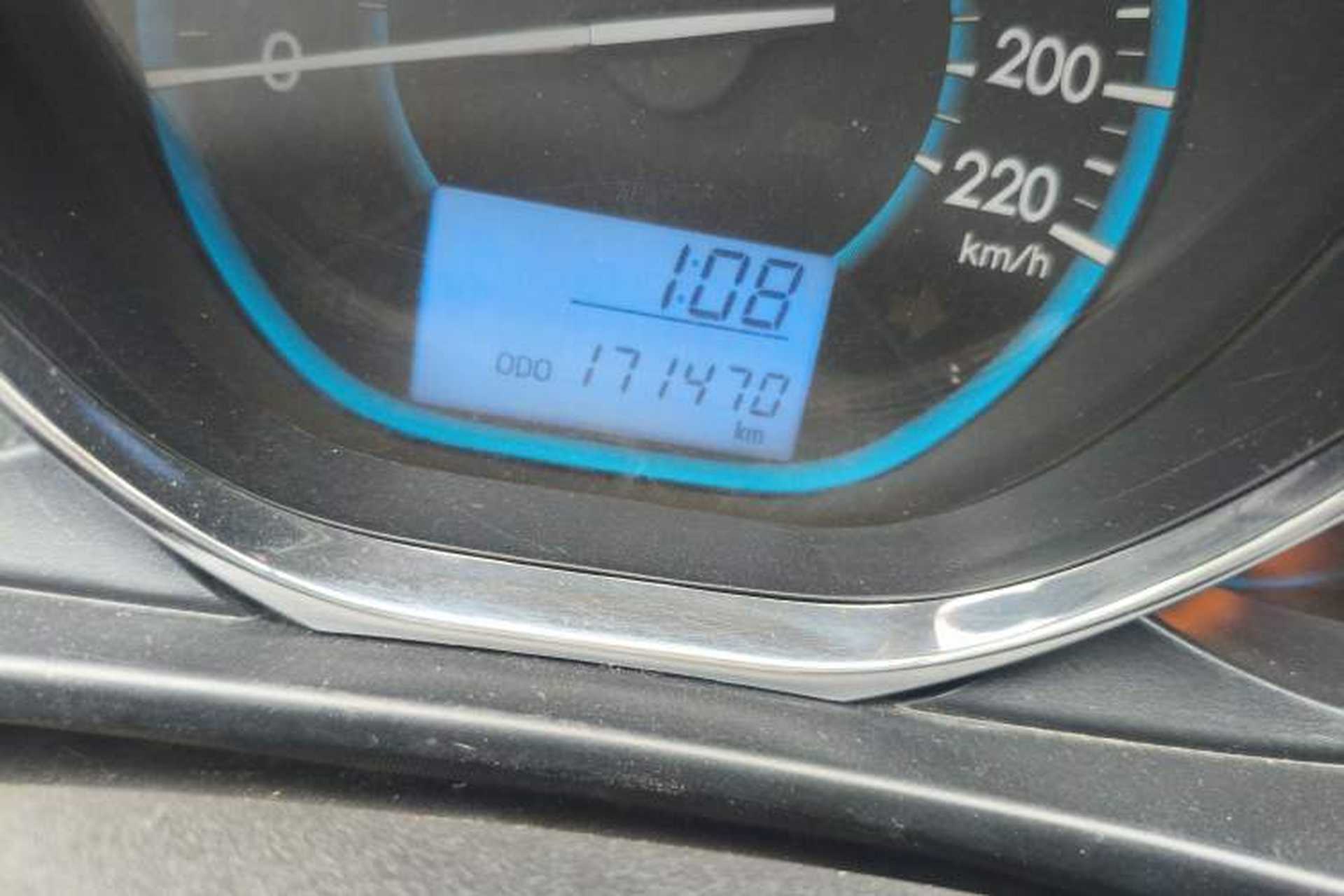 Used Toyota Vios 2016 1.5L Manual ZhiZhen Xingyao Edition Odometer Close Up