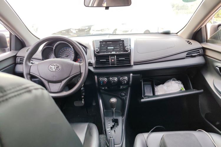 Used Toyota Vios 2016 1.5L Automatic ZhiZhen Xingyao Edition Center Console