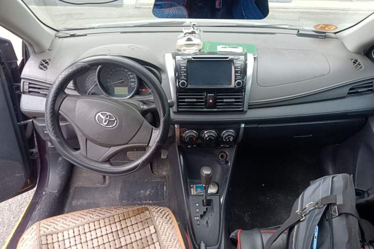 Used Toyota Vios 2016 1.5L Automatic ZhiZhen Xingyao Edition Center Console