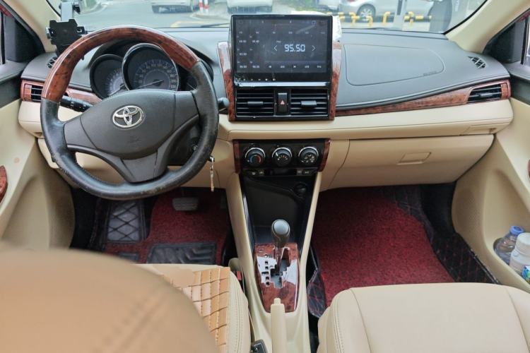 Used Toyota Vios 2016 1.5L Automatic ZhiZhen Xingyao Edition Center Console