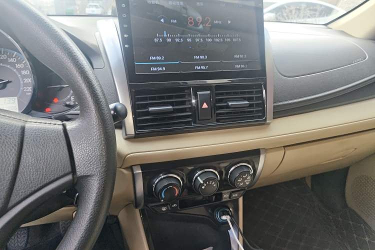 Used Toyota Vios 2016 1.5L Manual ZhiZhen Xingyao Edition Audio And AC Panel