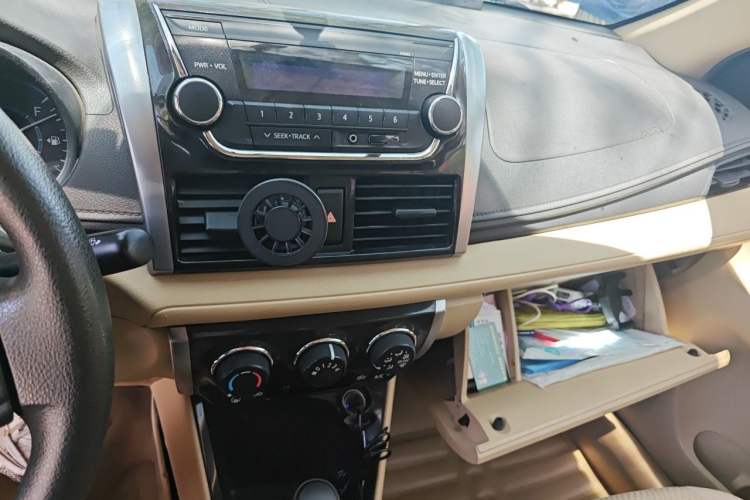 Used Toyota Vios 2016 1.5L Automatic ZhiZhen Xingyao Edition Audio And AC Panel