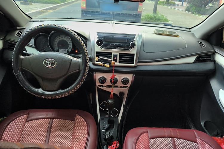Used Toyota Vios 2016 1.5L Automatic ZhiZhen Xingyao Edition Center Console