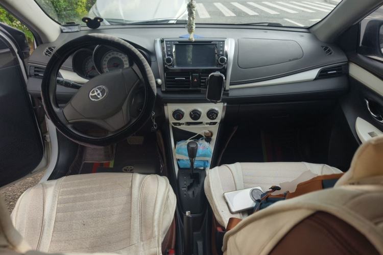 Used Toyota Vios 2016 1.5L Automatic ZhiZhen Xingyao Edition Center Console
