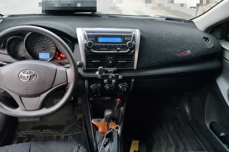 Used Toyota Vios 2016 1.5L Automatic ZhiZhen Xingyao Edition Center Console