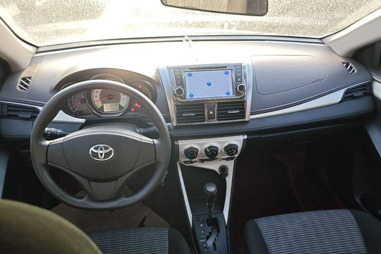 Used Toyota Vios 2016 1.5L Automatic ZhiZhen Xingyao Edition Center Console