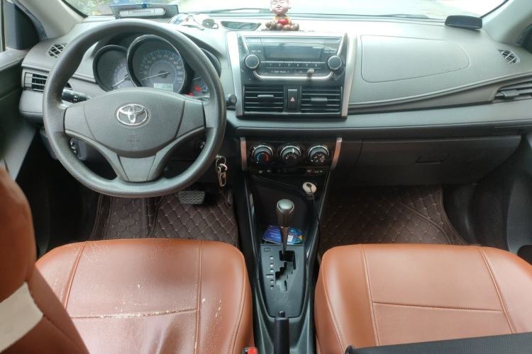 Used Toyota Vios 2016 1.5L Automatic ZhiZhen Xingyao Edition Center Console