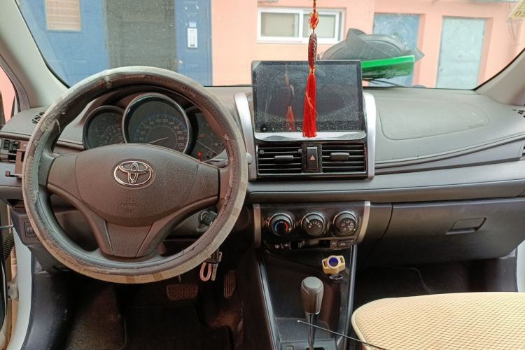 Used Toyota Vios 2016 1.5L Automatic ZhiZhen Xingyao Edition Center Console