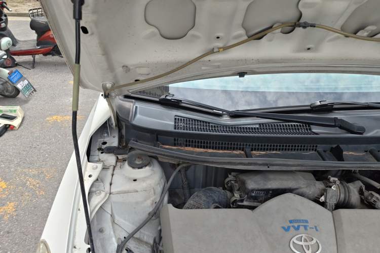 Used Toyota Vios 2016 1.5L Automatic ZhiZhen Xingyao Edition Engine Bay Right