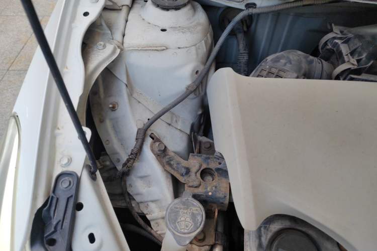 Used Toyota Vios 2016 1.5L Automatic ZhiZhen Xingyao Edition Engine Bay Right