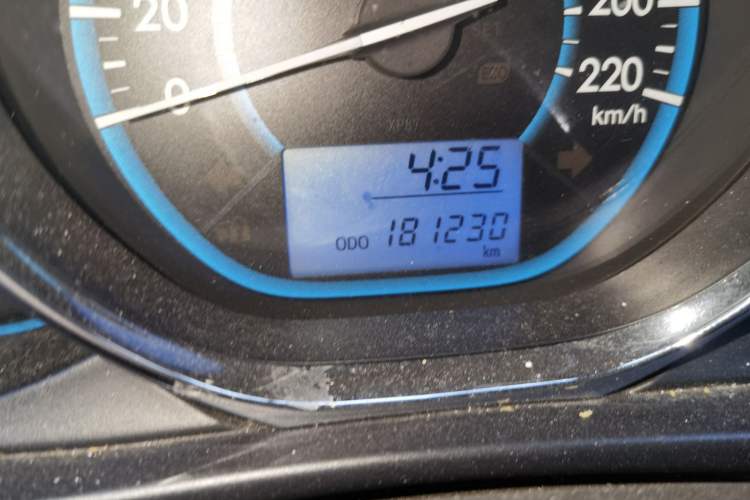 Used Toyota Vios 2016 1.5L Manual ZhiZhen Xingyao Edition Odometer Close Up