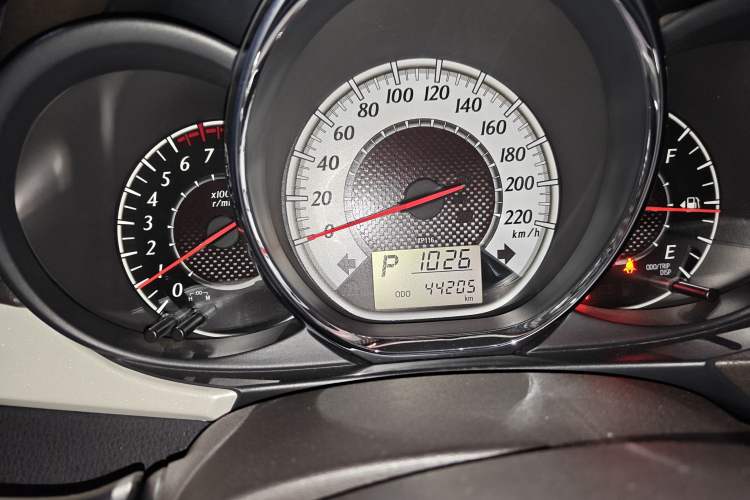 Used Toyota Vios 2016 1.5L Automatic ZhiZhen Xingyao Edition Odometer Close Up