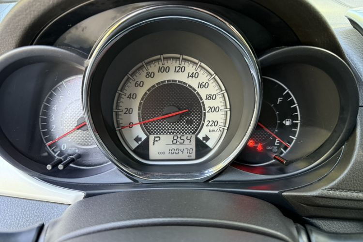 Used Toyota Vios 2016 1.5L Automatic ZhiZhen Xingyao Edition Odometer Close Up