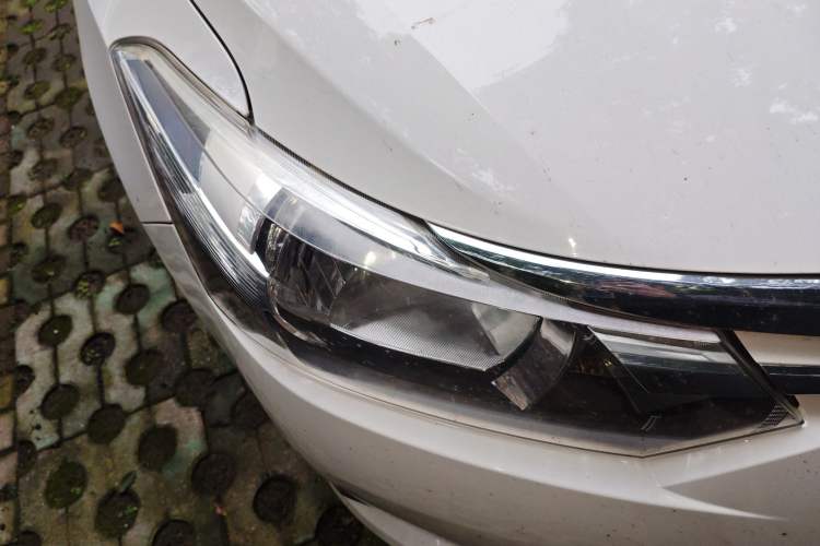 Used Toyota Vios 2016 1.5L Automatic ZhiZhen Xingyao Edition Right Front Headlight