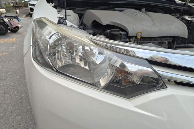 Used Toyota Vios 2016 1.5L Automatic ZhiZhen Xingyao Edition Right Front Headlight