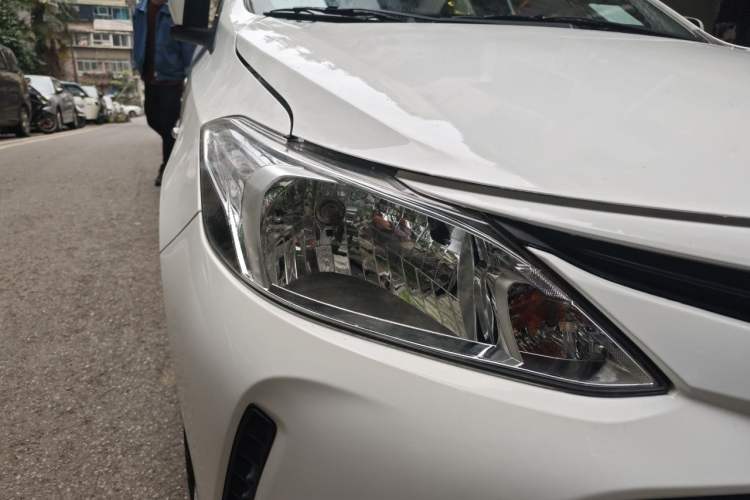 Used Toyota Vios 2016 1.5L Manual ZhiZhen Xingyao Edition Right Front Headlight