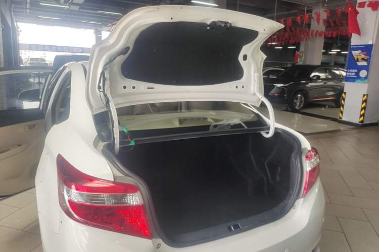 Used Toyota Vios 2016 1.5L Automatic ZhiZhen Xingyao Edition Trunk