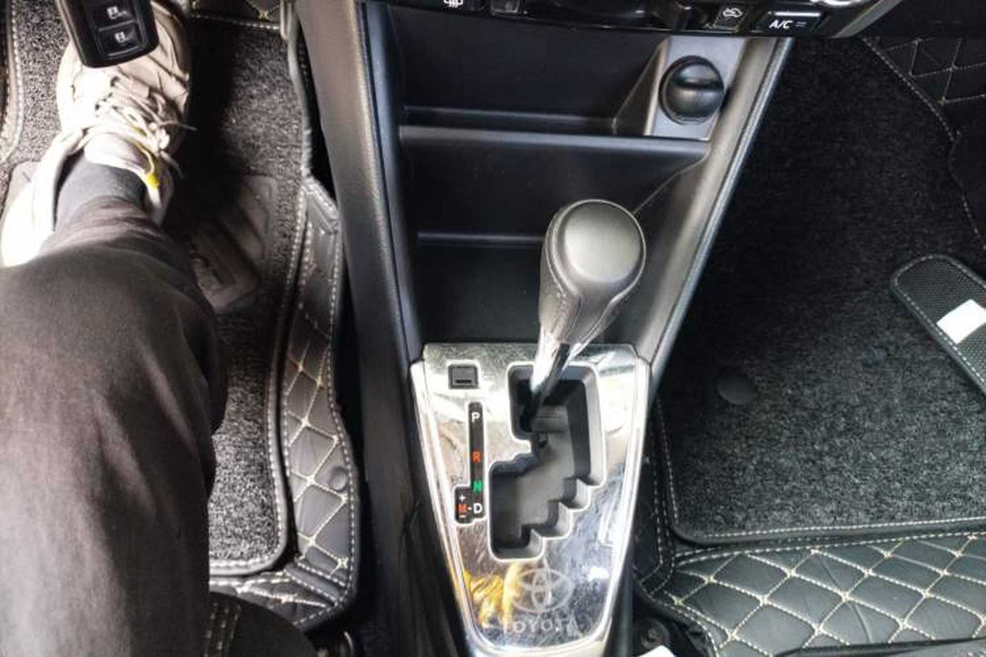 Used Toyota Vios 2017 1.5L CVT Innovation Edition Gear Lever