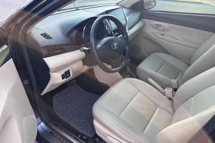 Used Toyota Vios 2017 1.5L CVT Innovation Edition Interior 4