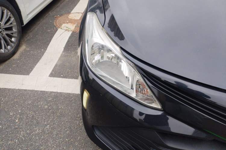 Used Toyota Vios 2017 1.3L Manual Front-Drive Version Right Front Headlight